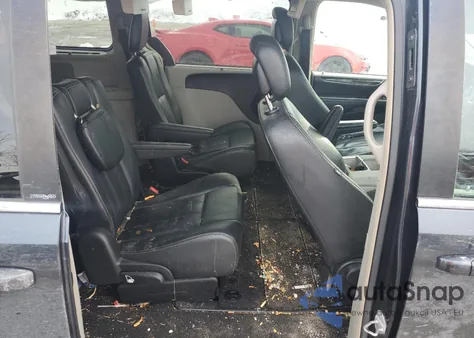 2014 Chrysler Town & Country Touring z USA, uszkodzony, nr VIN 2C4RC1BG8ER237685